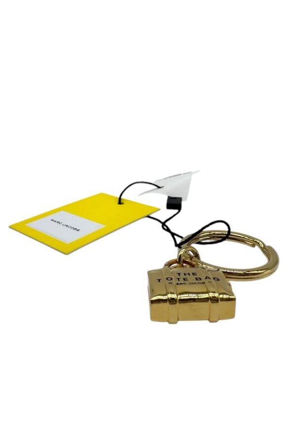 MAR JACOBS - KEYCHAIN GOLD TOTE BAG - Image 2